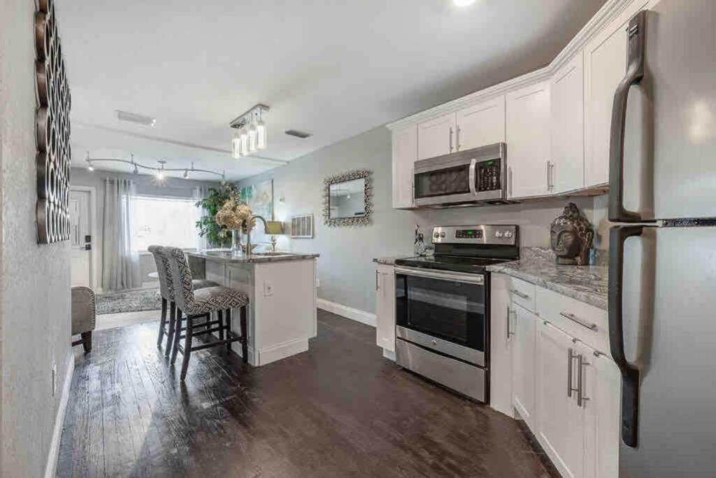 Chic Pad In Center Of Seminole Heights-322 Apartment Тампа Екстериор снимка
